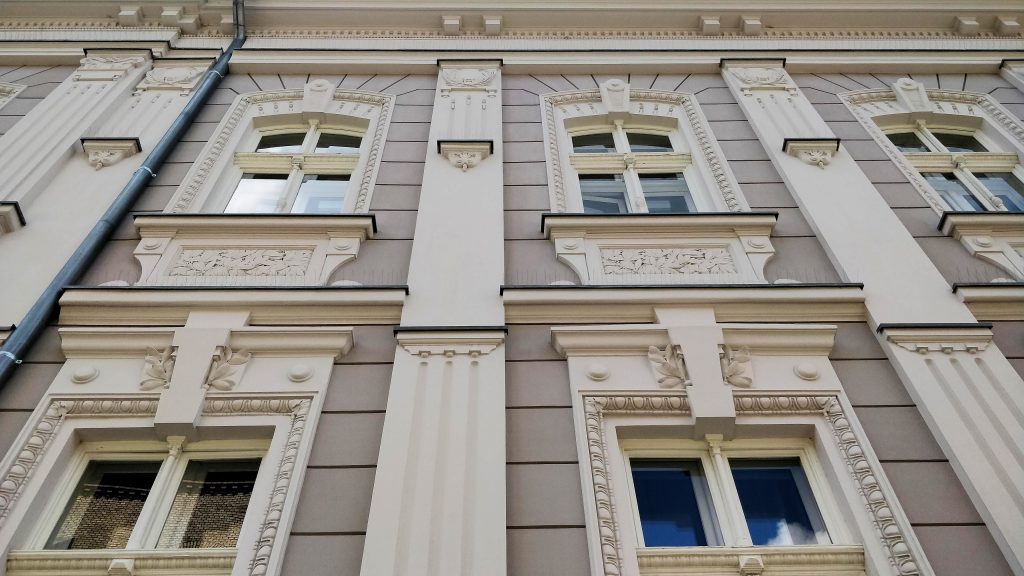 Historical facade 19th century rehabilitation